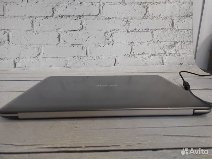 Мощный asus с FullHD экраном