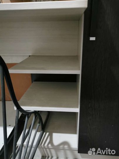 Рабочий стол со шкафом