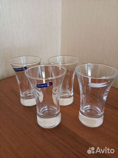 Стаканы, бокалы, стопки