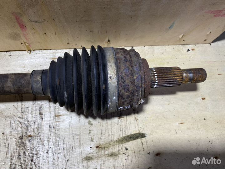 Приводной вал правый Scenic 3 1,9 дизель МКПП P67