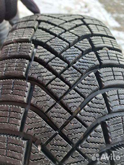 Pirelli Ice Zero FR 185/60 R15 88T