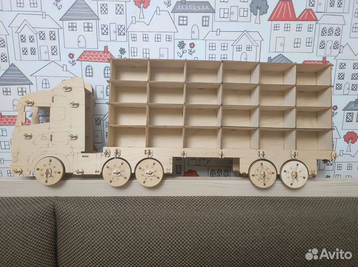 Деревянная машинка - полка