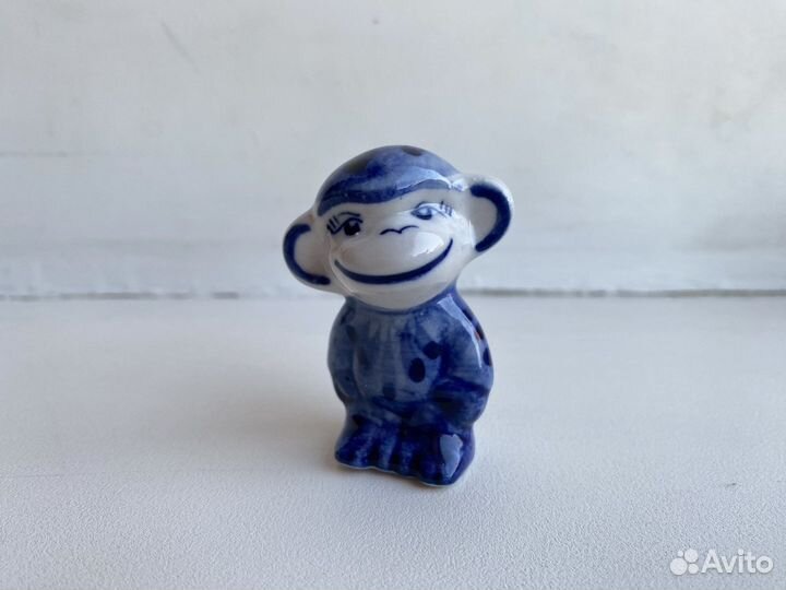 Фарфоровые статуэтки гжель