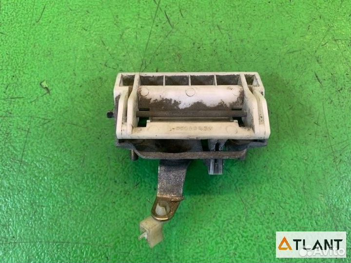 Ручка задней двери задний mitsubishi pajero