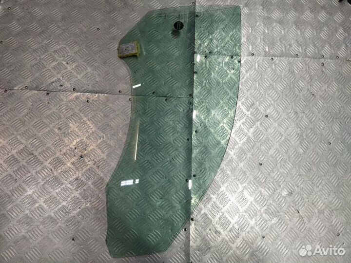 Стекло двери правое Mercedes-Benz C 200 W205