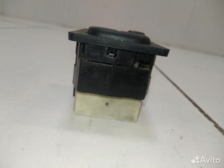 Переключатель регулировки зеркала Mitsubishi L200