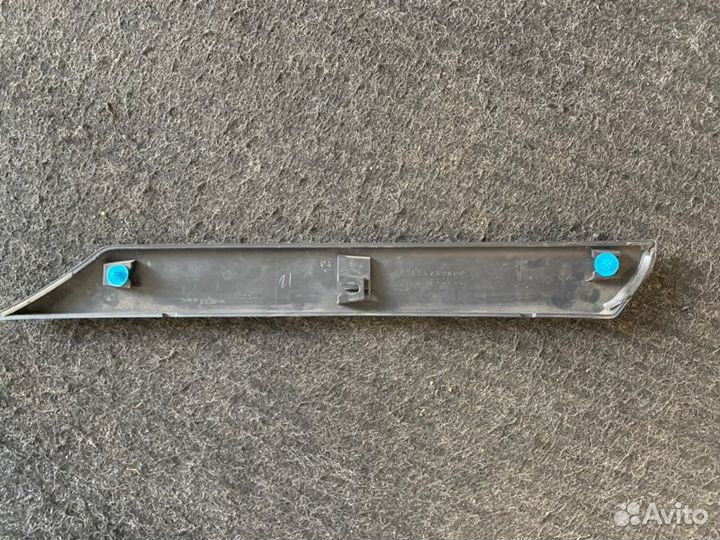 Молдинг двери задний левый Mitsubishi Pajero 4