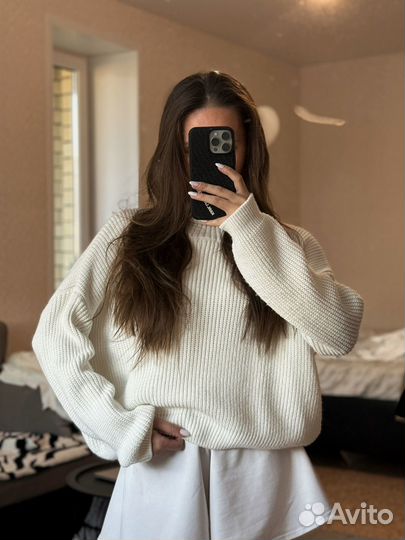 Свитер вязаный