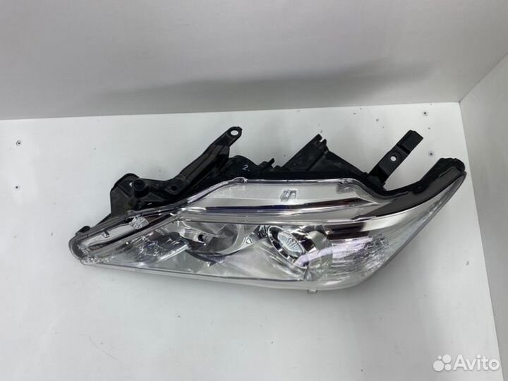 Фара галоген передняя левая Toyota Camry V50