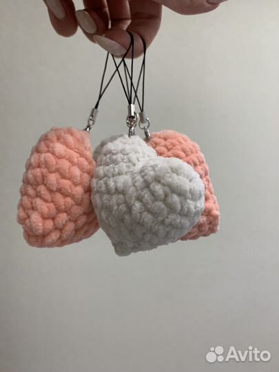 Брелки из плюшевой пряжи
