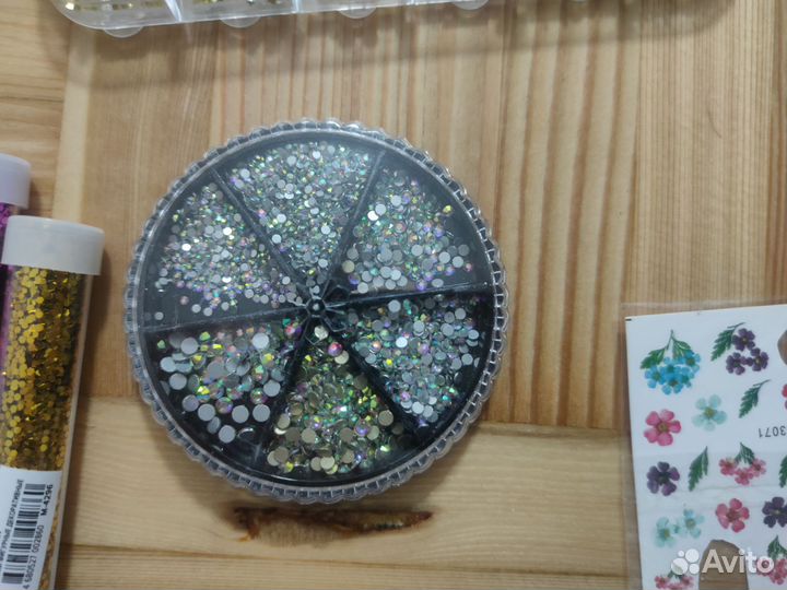 Стразы для ногтей