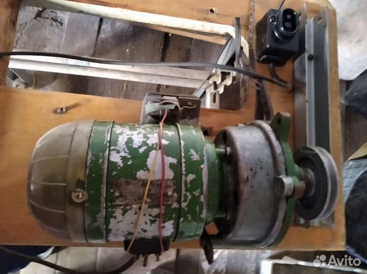 Промышленная швейная машина 97 класс с мотором