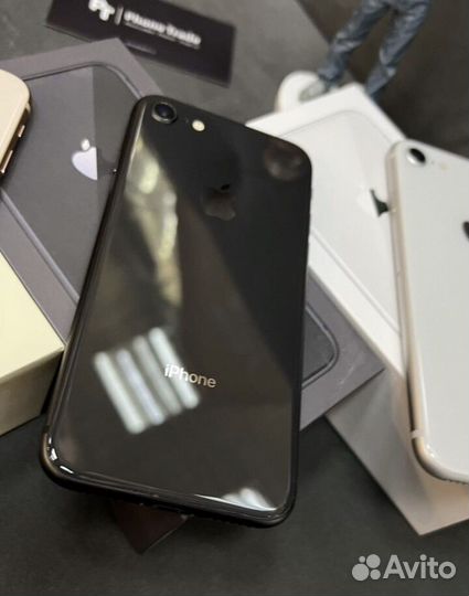 Телефон iPhone 8