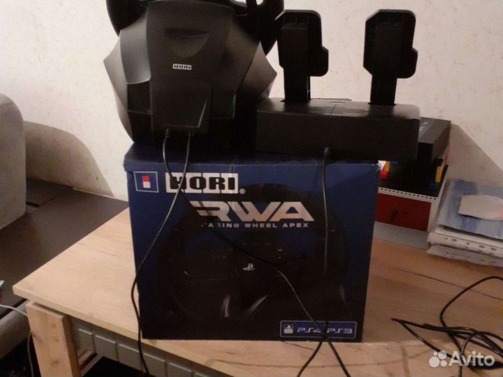 Руль hori на PS4/PS3