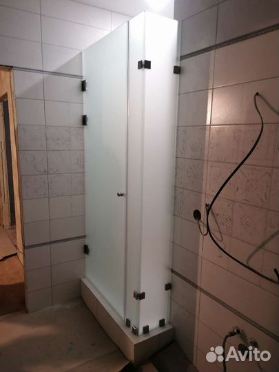 Перегородка из стекла. Душ