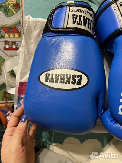 Боксерские перчатки