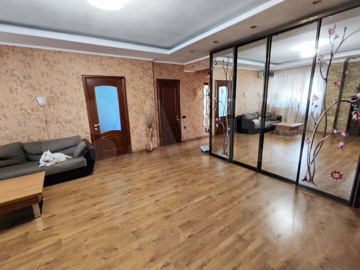 2-к. квартира, 85 м², 5/7 эт.