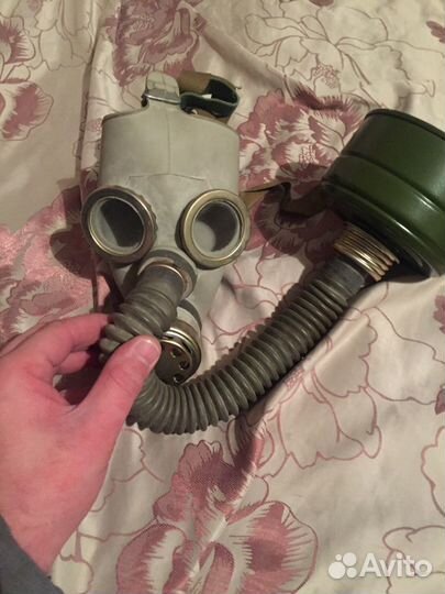 Противогазы разные