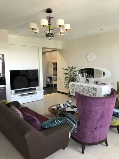 4-к. квартира, 140 м², 8/8 эт.