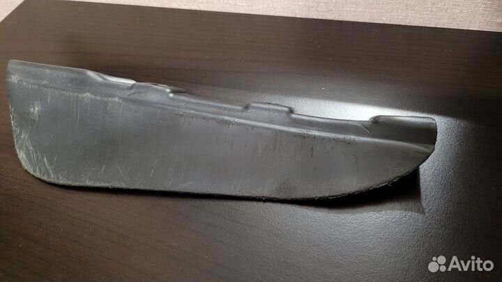 Брызговик передний левый BMW 1, 116,серия E81, E87