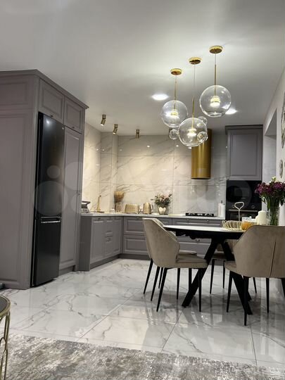 3-к. квартира, 90 м², 1/5 эт.