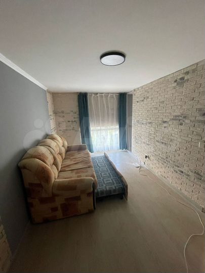 2-к. квартира, 57 м², 1/18 эт.