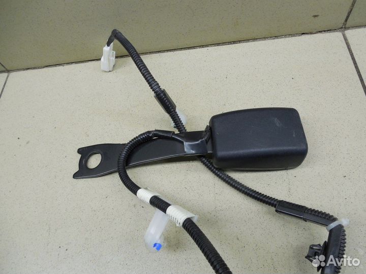 Ответная часть ремня безопасности Hi Lux 2015