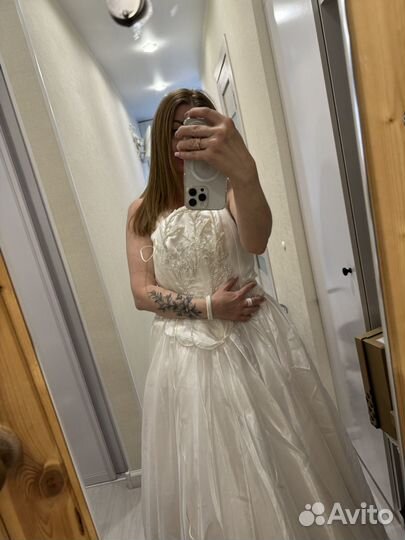 Платье свадебное 42 -46