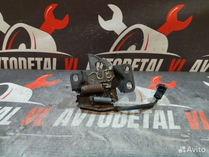 Замок капота Honda Civic 8 4D