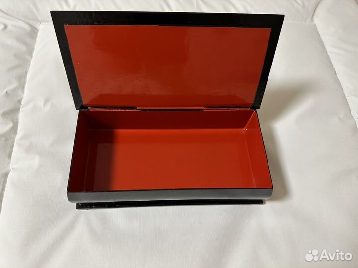 Шкатулка для украшений и часов из дерева