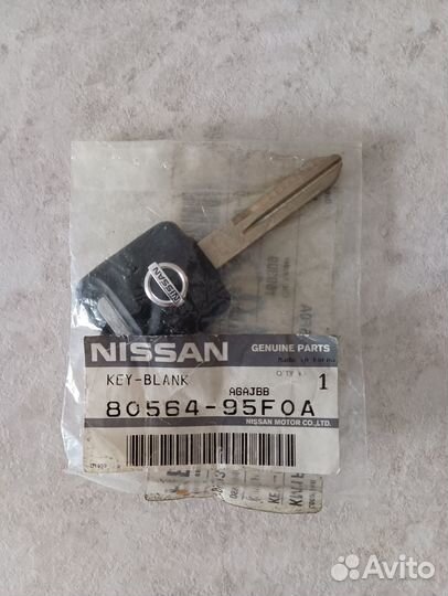 80564-95F0A заготовка ключа С чипом, Nissan