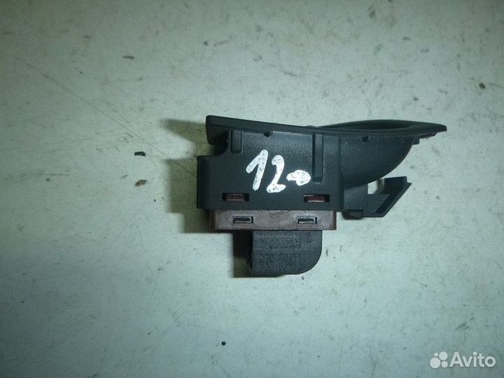 Кнопка открывания багажника audi A4 B8 2007