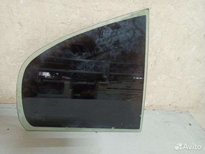 Форточка двери задняя правая Skoda Octavia A4
