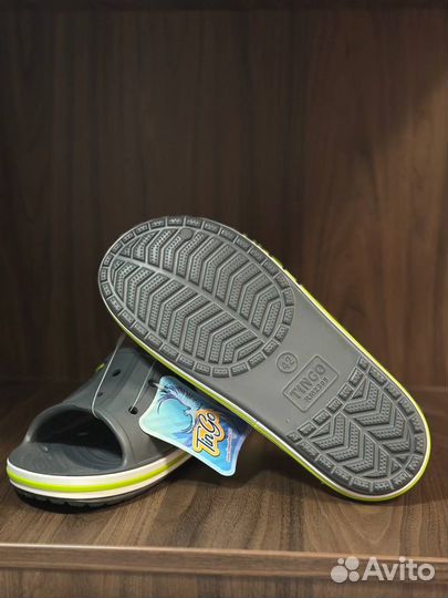 Сланцы Crocs Tingo