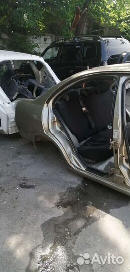 Заднее правое крыло ниссан альмера н16