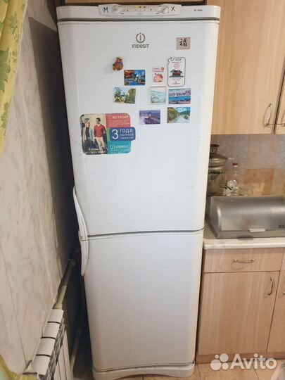 Холодильник бу Indesit