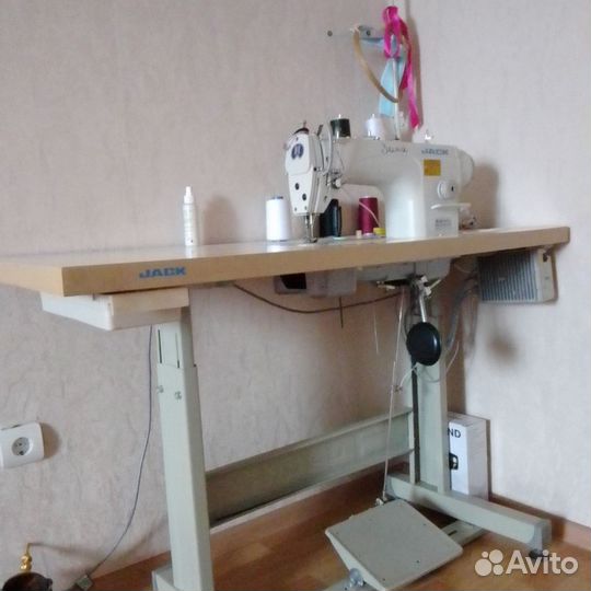 Швейная машинка jack
