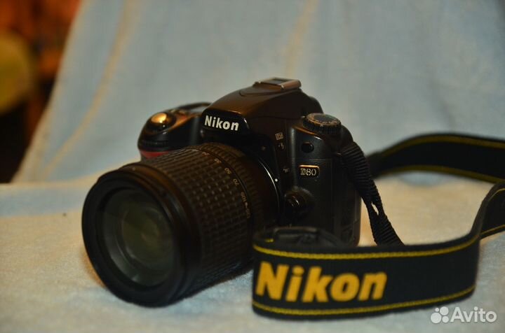 Nikon D80 с объективом nikkor 18-135