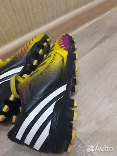 Футбольные бутсы adidas predator 33