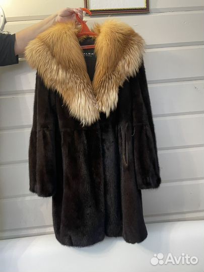 Шуба норковая Alef с лисьим капюшоном