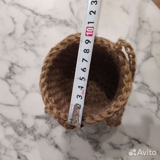 Подвесная корзинка из джута