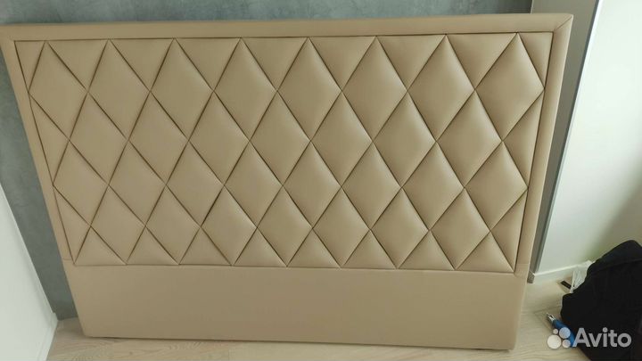 Помощник обивщика