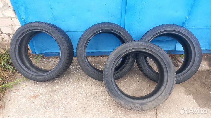 Bridgestone Ice Cruiser 5000 215/50 R17