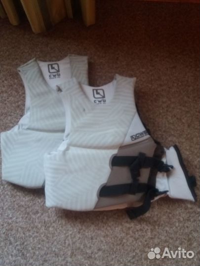 Спасательные жилеты