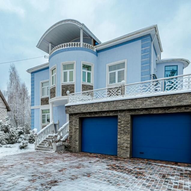 Дом 1000 м² на участке 12 сот.