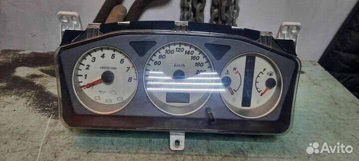 Mitsubishi Lancer 9 00-03 Панель приборов