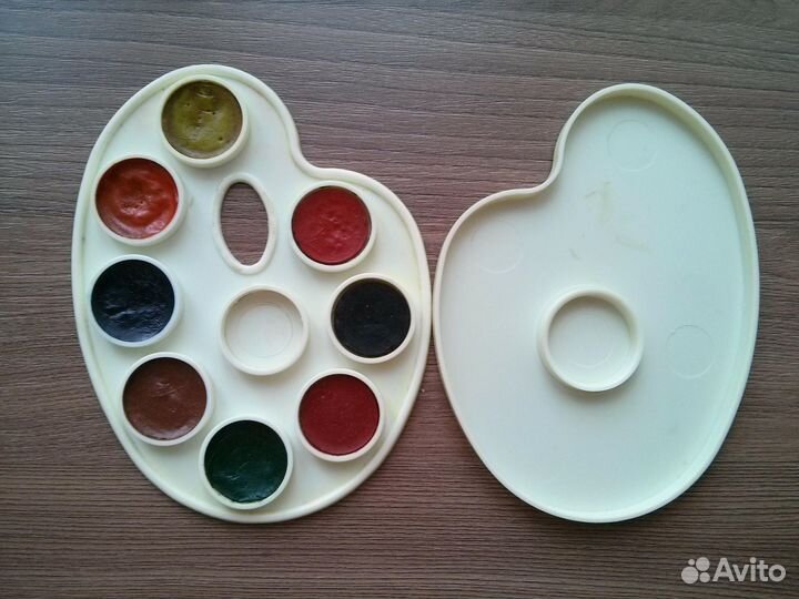 Принадлежности для рисования красками 
