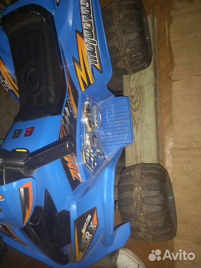Детский квадроцикл на аккумуляторе
