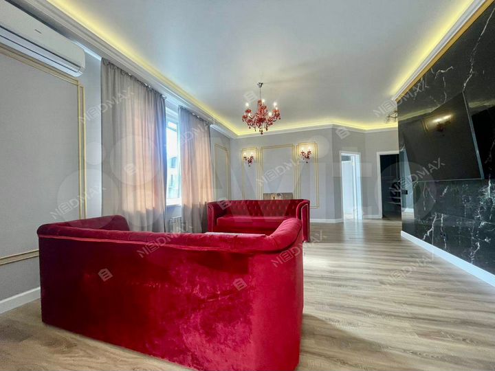 3-к. квартира, 103 м², 2/3 эт.