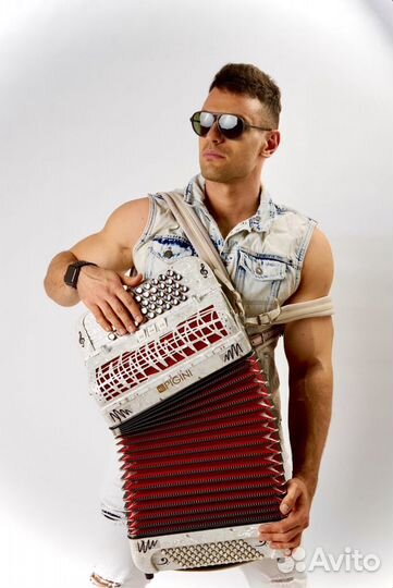 Кавер-баянист на мероприятие